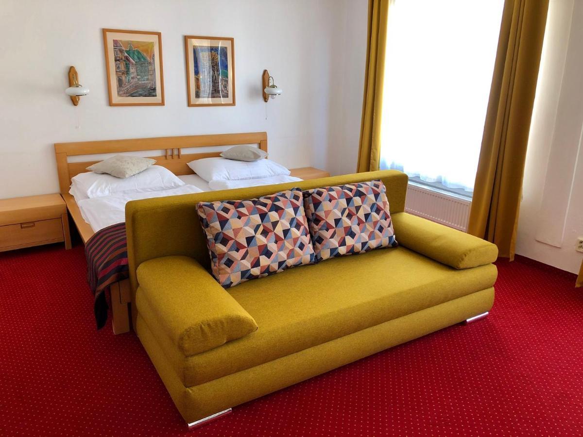 Hotel & Penzion Grand Matej Банска-Штьявница Экстерьер фото