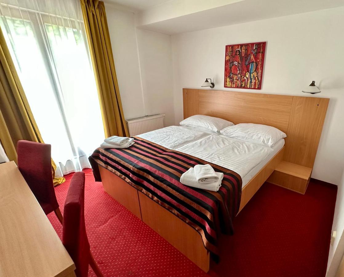 Hotel & Penzion Grand Matej Банска-Штьявница Экстерьер фото