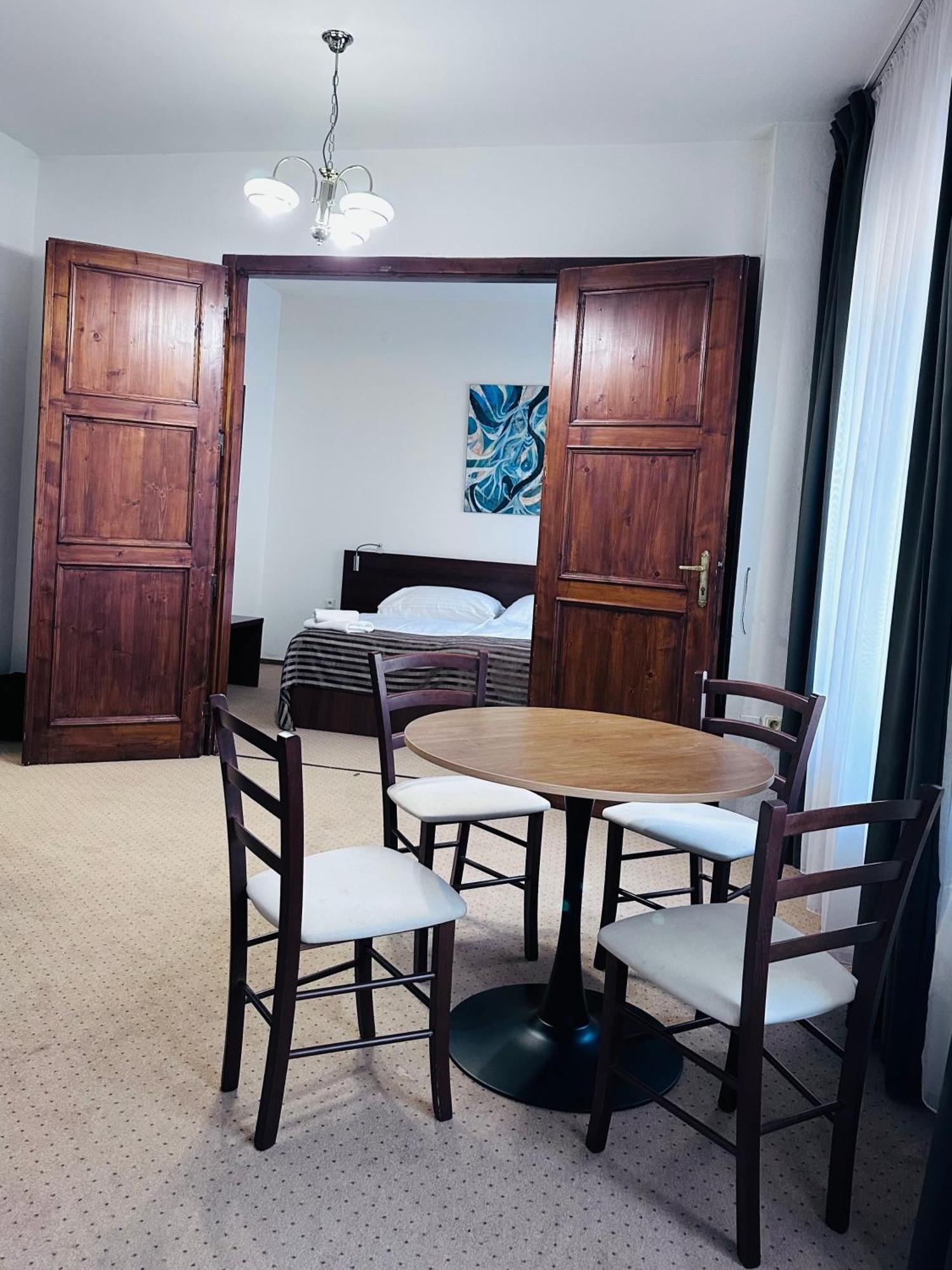 Hotel & Penzion Grand Matej Банска-Штьявница Экстерьер фото