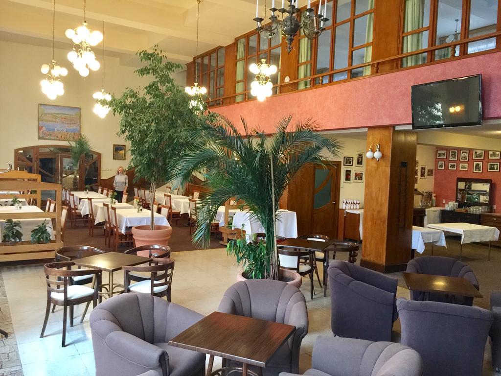 Hotel & Penzion Grand Matej Банска-Штьявница Экстерьер фото