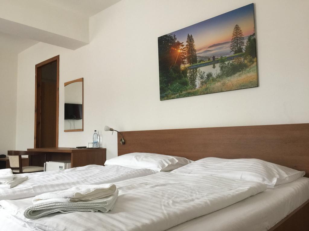 Hotel & Penzion Grand Matej Банска-Штьявница Экстерьер фото