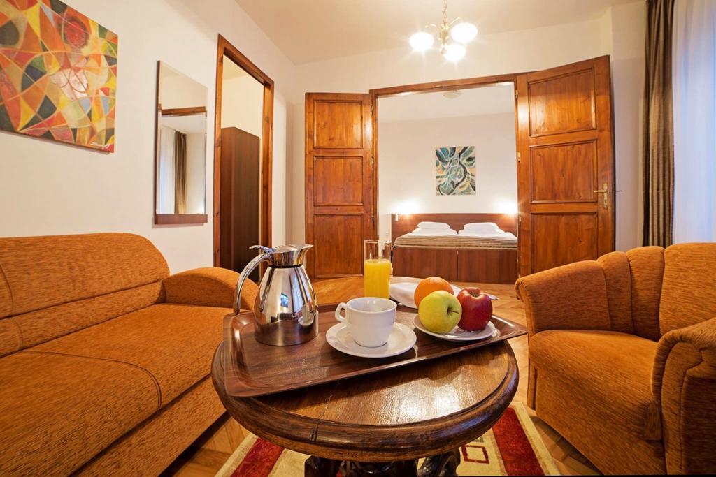Hotel & Penzion Grand Matej Банска-Штьявница Экстерьер фото