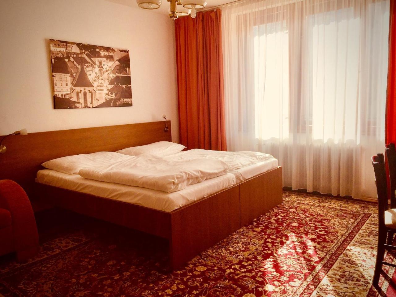 Hotel & Penzion Grand Matej Банска-Штьявница Экстерьер фото