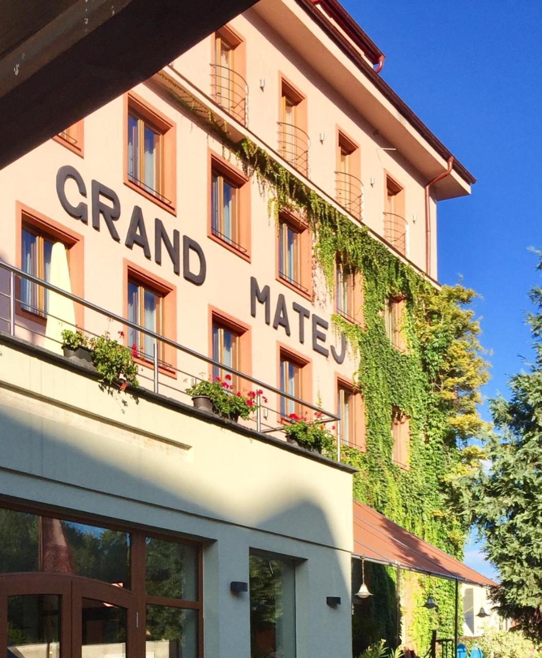 Hotel & Penzion Grand Matej Банска-Штьявница Экстерьер фото