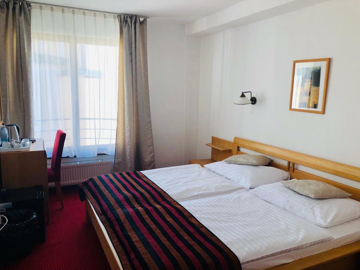 Hotel & Penzion Grand Matej Банска-Штьявница Экстерьер фото