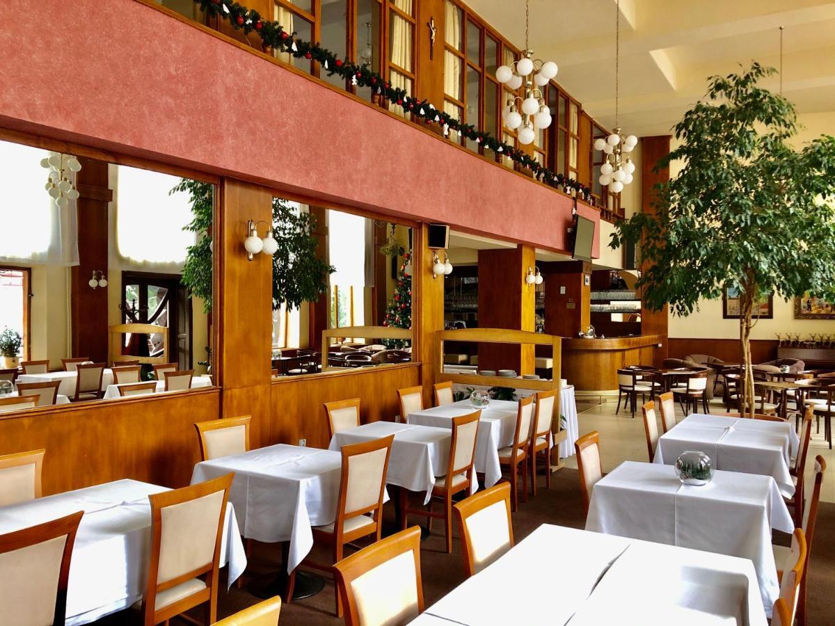 Hotel & Penzion Grand Matej Банска-Штьявница Экстерьер фото