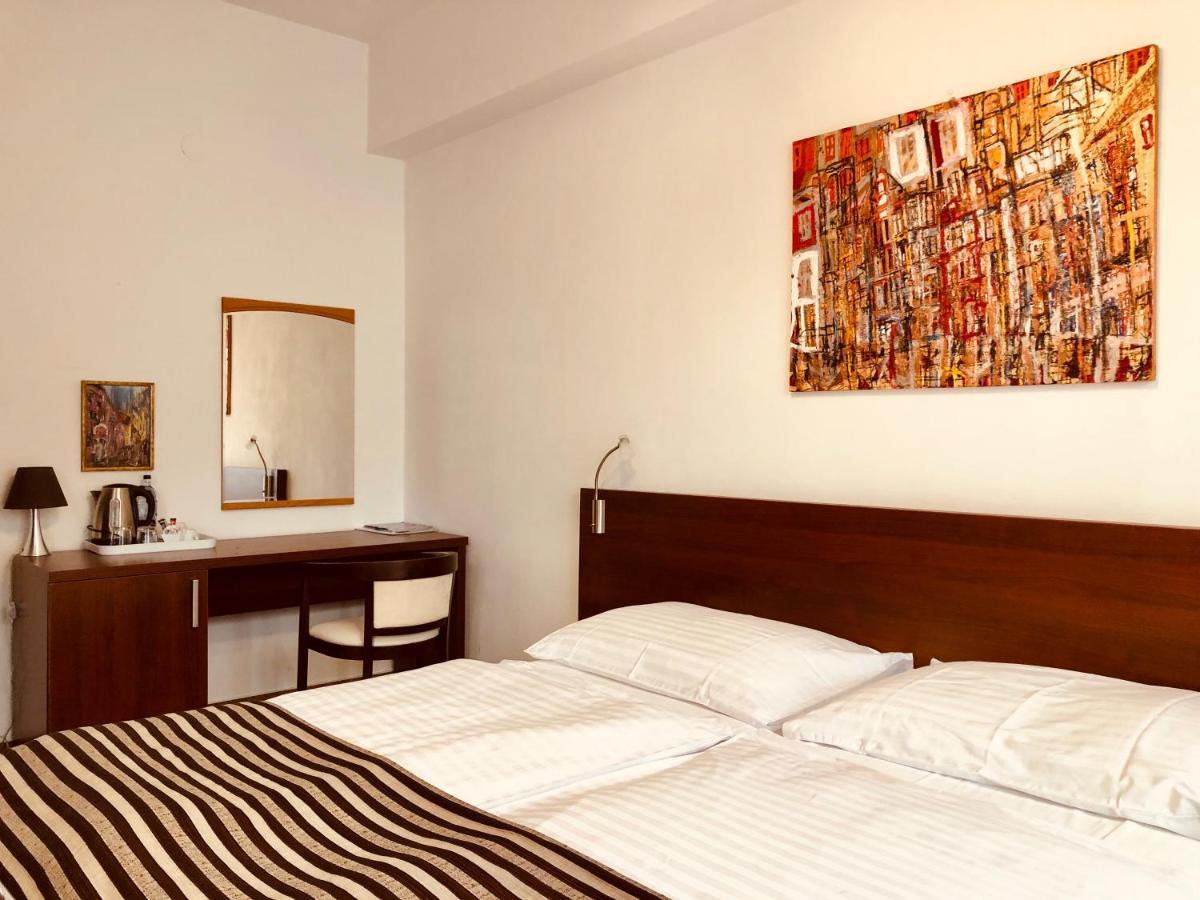 Hotel & Penzion Grand Matej Банска-Штьявница Экстерьер фото